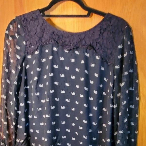 RSVP by TALBOTS Blouse  Size  M - Picture 1 of 7